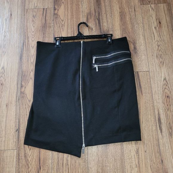 Michael Kors Dresses & Skirts - Michael kors black skirt